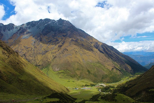 Apus: Sacred Mountains of the Andes, Peru things to see | Peruvian Sunrise