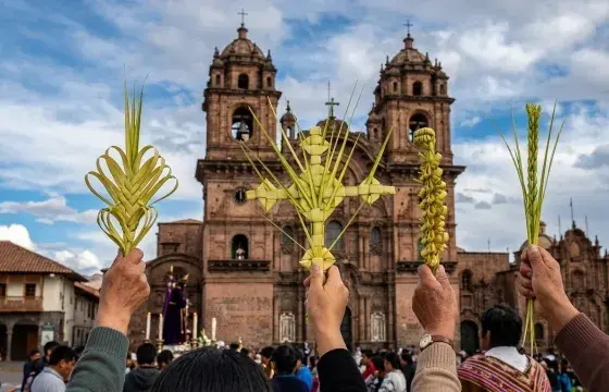 Peru holy week tips for travelers portrait | Peruvian Sunrise Peru holy week tips for travelers portrait | Peruvian Sunrise